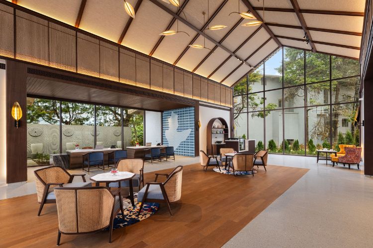 naukuchia house lobby